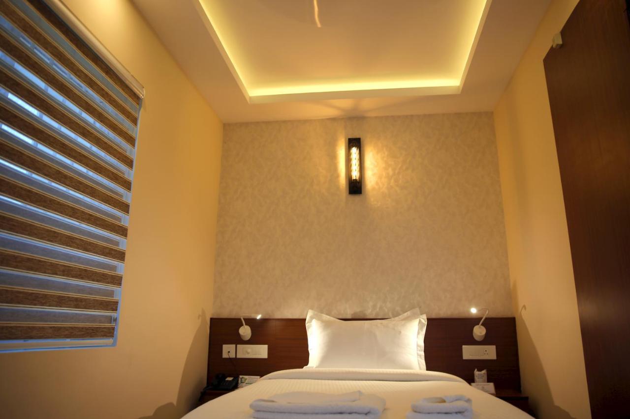 D'Chandelier Kochi Exterior photo